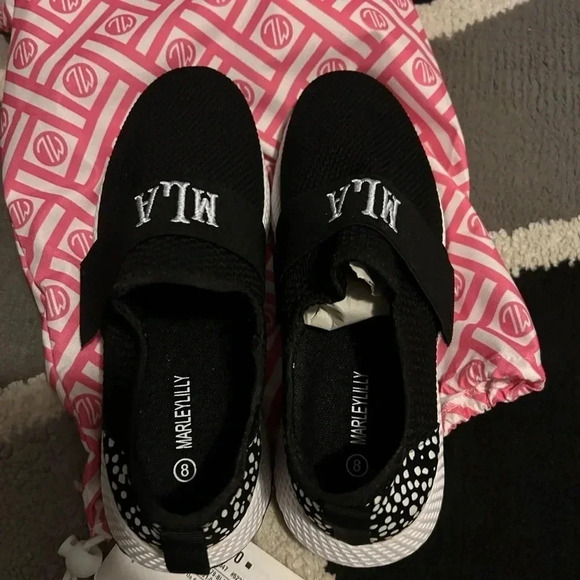 Monogrammed shoes - Picture 3 of 5